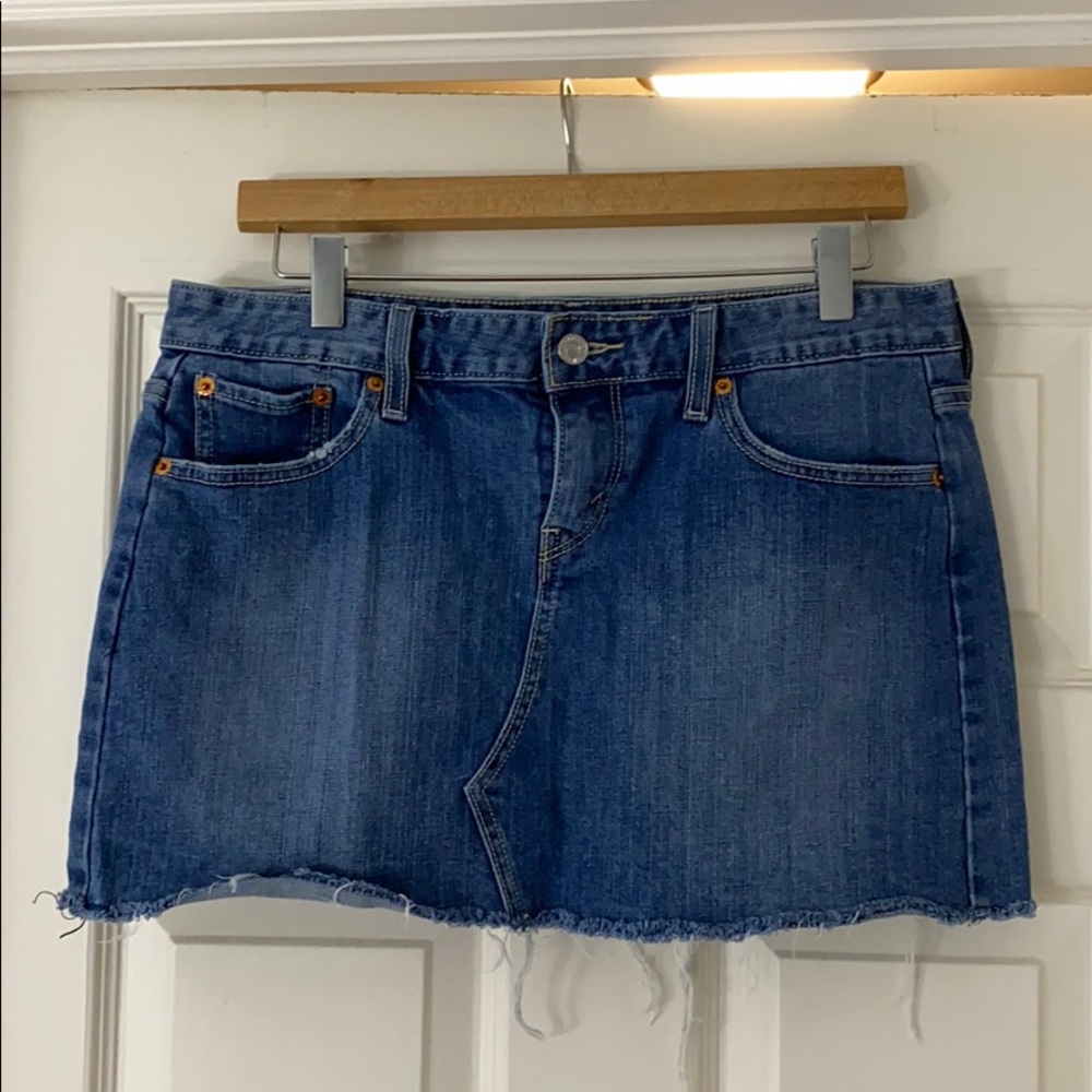 Levi’s mini jean skirt